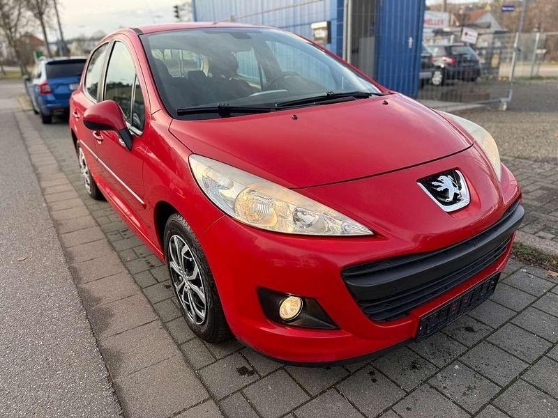 Rot Gebraucht 2014 Peugeot 207 Tendance Limousine | 4.300 € - Bild 1/4