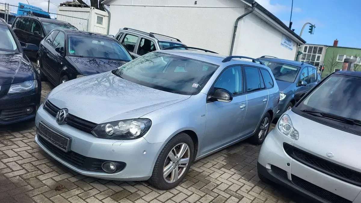 Gebraucht VW Golf VII Match 105 PS (77 kW) 2013 Silber Kombi