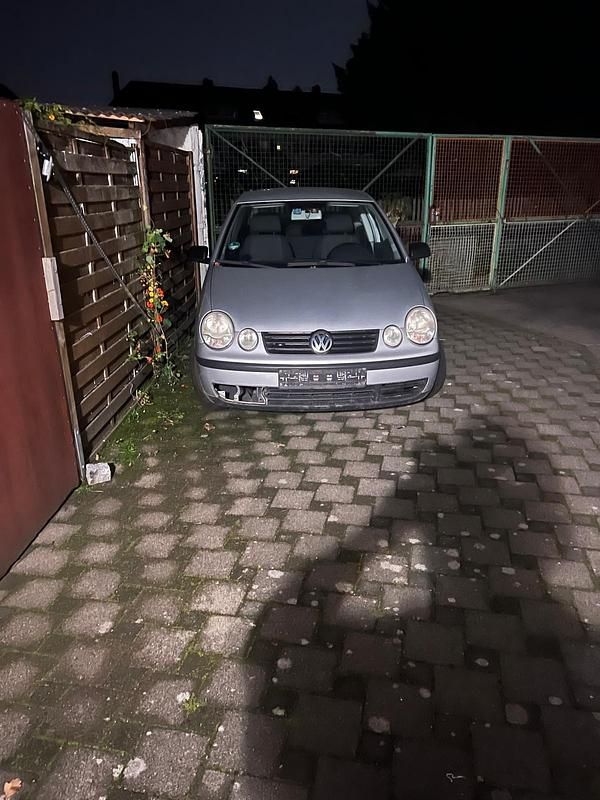Silber Gebraucht 2004 VW Polo Kleinwagen | 600 € (Fairer Preis) - Bild 1/4