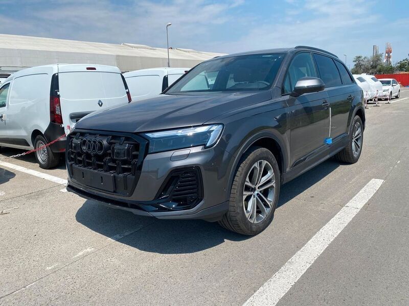 Grau Gebraucht 2024 Audi Q7 SUV | 62.900 € (Superpreis) - Bild 1/4
