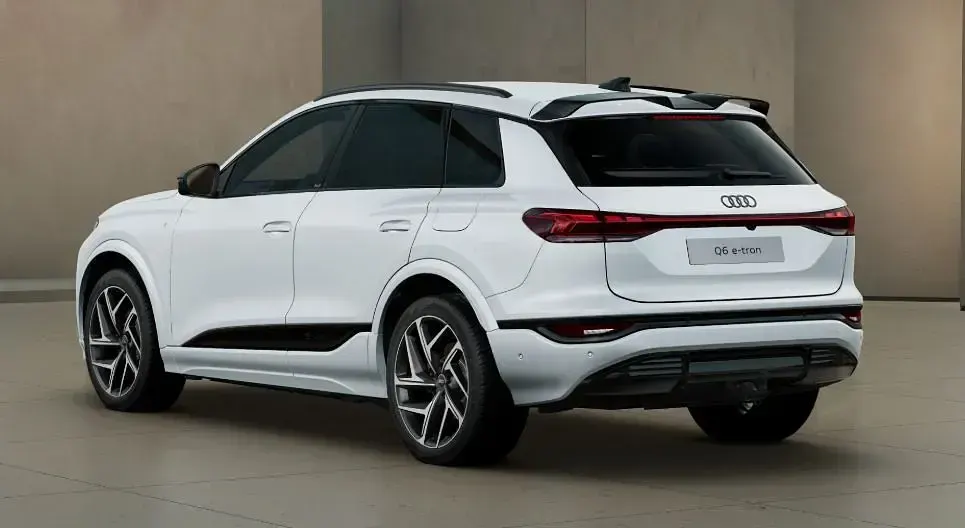 Neu Audi Q6 e-tron Business 225 kW (306 PS) 2026 Gletscherweiß metallic SUV
