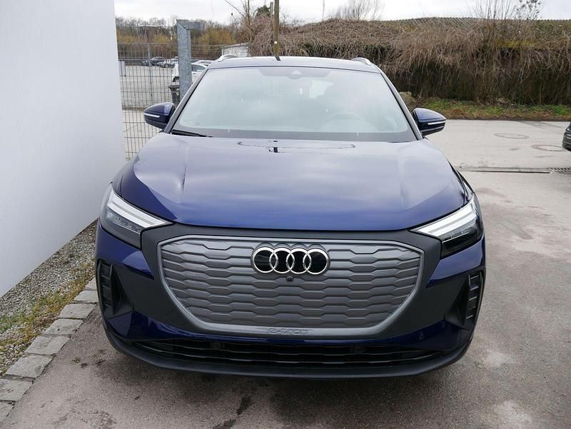 Gebraucht Audi Q4 e-tron 150 kW (204 PS) 2023 Navarrablau metallic SUV