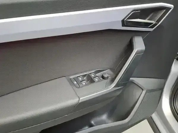 Gebraucht Seat Arona FR 110 PS (80 kW) 2024 Urban silber metallic SUV