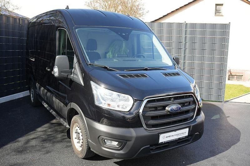 Gebraucht Ford Transit Trend 131 PS (96 kW) 2020 Schwarz Van / Kleinbus