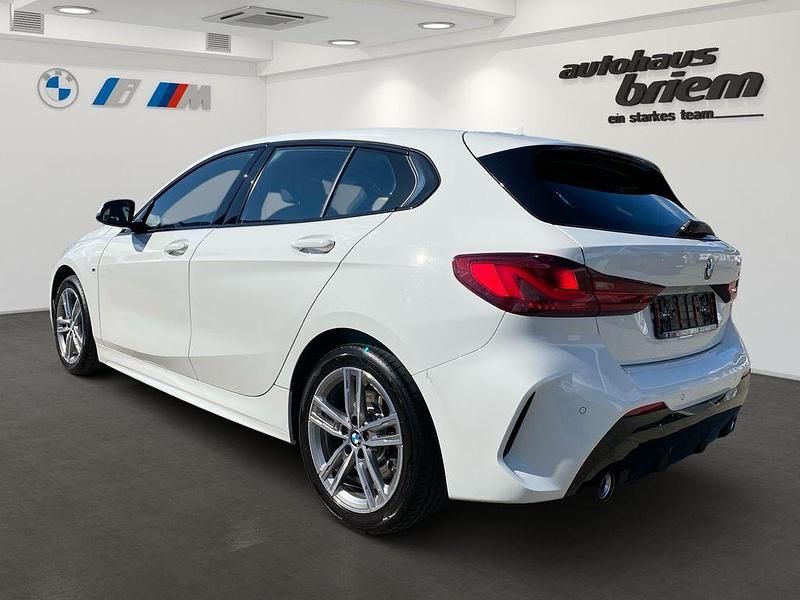 Gebraucht BMW 120 M Sport 178 PS (130 kW) 2021 Alpinweiß uni Kleinwagen
