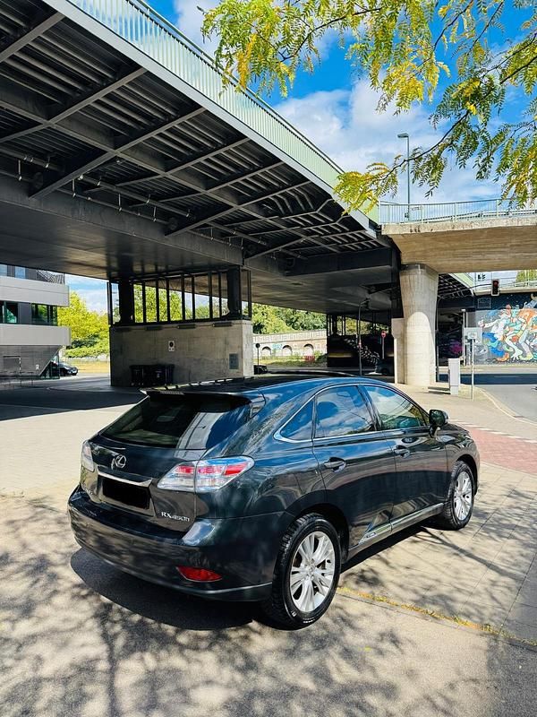 Grau Gebraucht 2009 Lexus RX450h SUV | 10.750 € (Guter Preis) - Bild 1/4