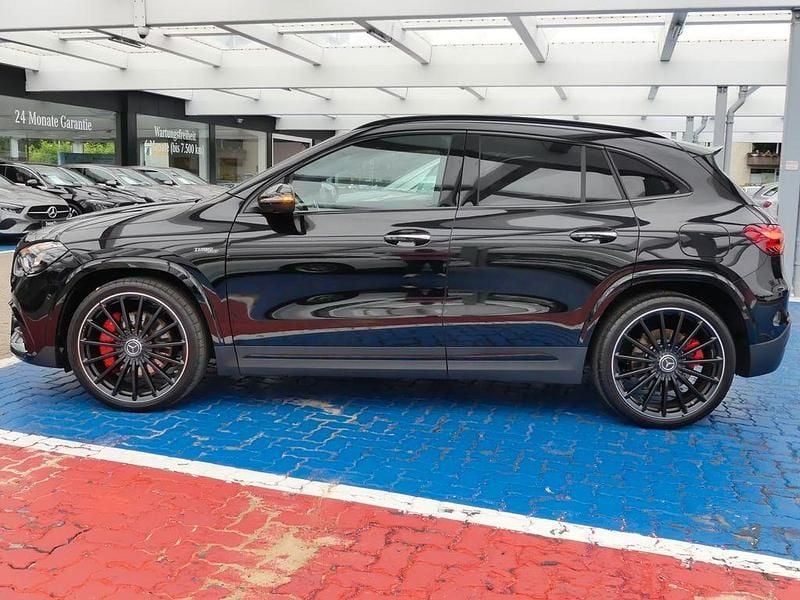 Schwarz Gebraucht 2022 Mercedes GLA35 AMG AMG SUV | 48.000 € (Guter Preis) - Bild 1/4