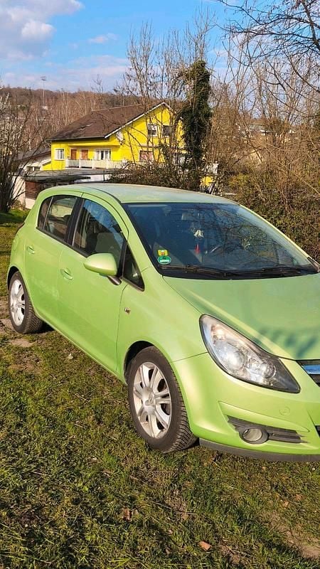 Gebraucht Opel Corsa 87 PS (63 kW) 2010 Grün Kleinwagen