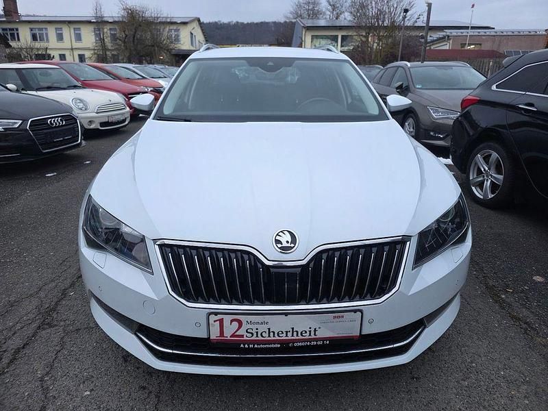 Gebraucht Skoda Superb Style 190 PS (139 kW) 2019 Weiß Kombi