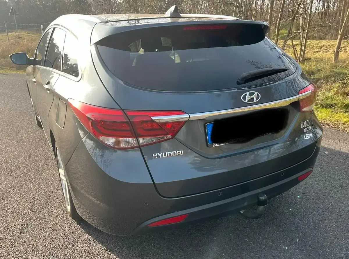Gebraucht Hyundai i40 Premium 141 PS (103 kW) 2015 Blau Limousine