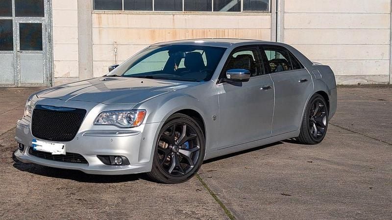 Silber Gebraucht 2013 Lancia Thema Limousine | 8.200 € - Bild 1/4