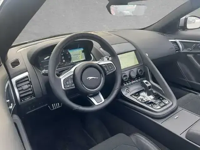 Gebraucht Jaguar F-Type R-Dynamic 304 PS (223 kW) 2024 Eiger grey Cabrio