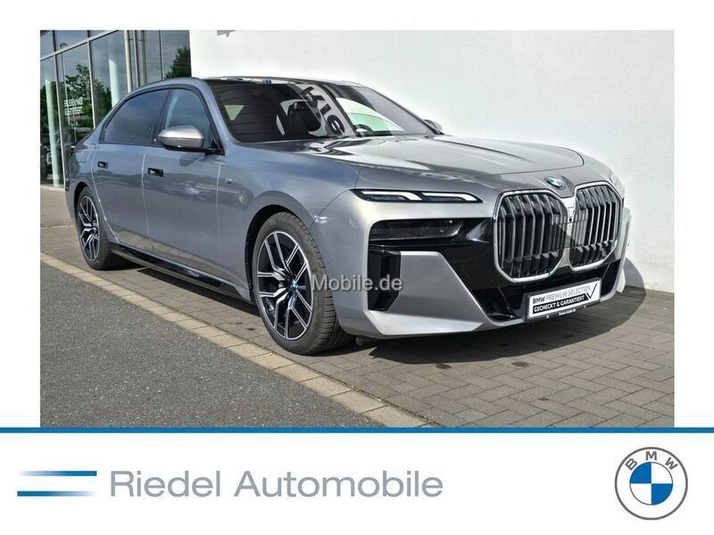 Weiß Gebraucht 2024 BMW 740 M Sport Limousine | 89.890 € (Fairer Preis) - Bild 1/3