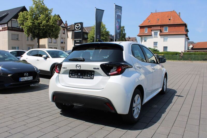 Gebraucht Mazda 2 Center-Line 116 PS (85 kW) 2025 Weiß Limousine