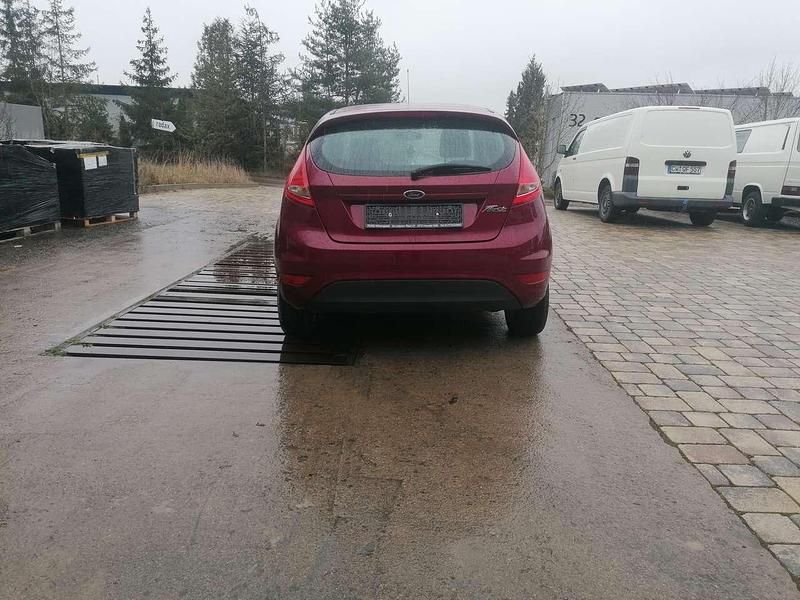 Second-hand Ford Fiesta Trend 97 CP (71 kW) 2010 Roșu Hatchback