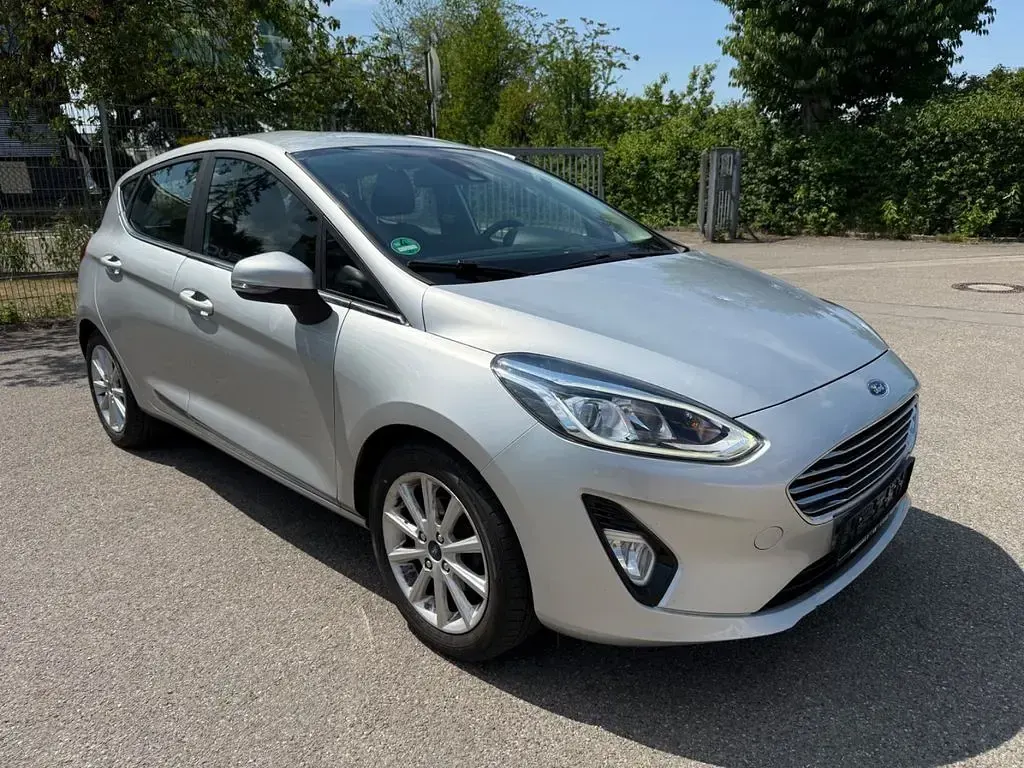 Gebraucht Ford Fiesta 101 PS (74 kW) 2017 Silber Kleinwagen