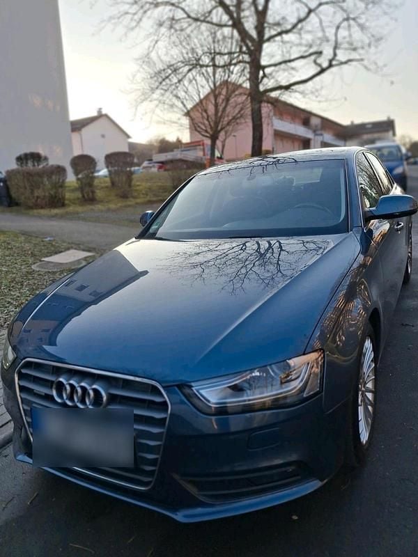 Gebraucht Audi A4 187 PS (137 kW) 2014 Blau Limousine