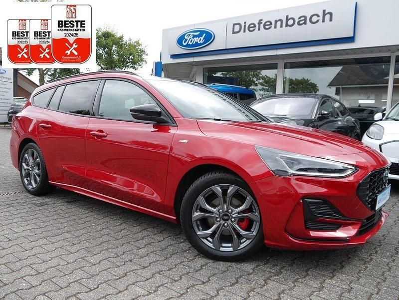 Rot Gebraucht 2024 Ford Focus ST-Line X Limousine | 26.900 € (Fairer Preis) - Bild 1/3
