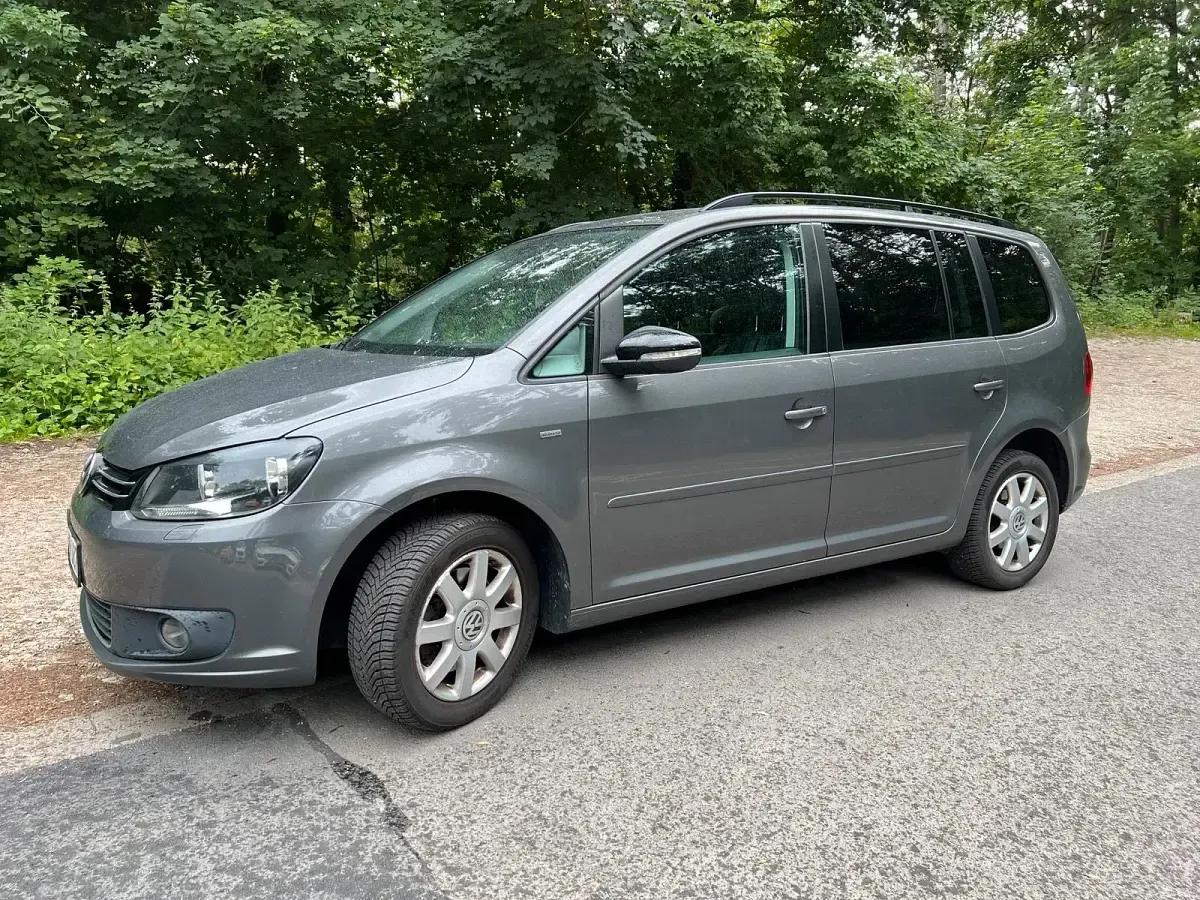Gebraucht VW Touran Match 140 PS (102 kW) 2013 Grau Van / Kleinbus