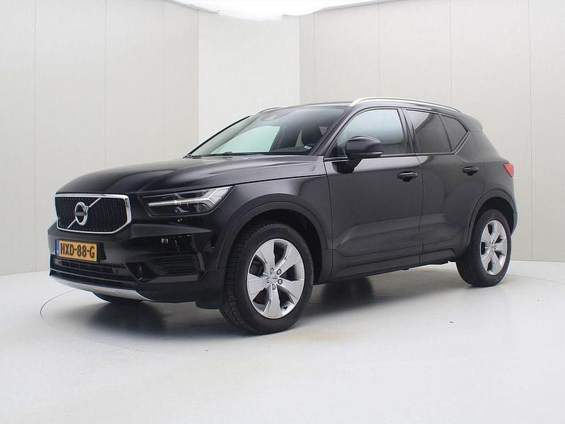 Schwarz Gebraucht 2021 Volvo XC40 Momentum SUV | 24.900 € (Guter Preis) - Bild 1/4