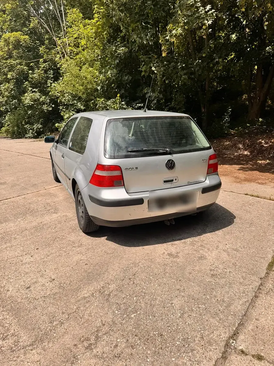Gebraucht VW Golf IV 90 PS (66 kW) 2001 Silber Kleinwagen