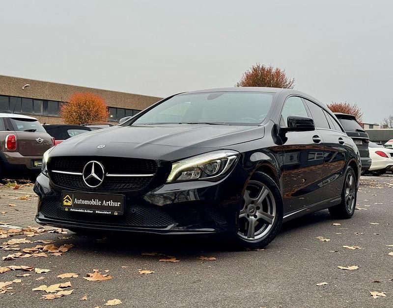 Schwarz Gebraucht 2018 Mercedes CLA220 Limousine | 17.500 € (Guter Preis) - Bild 1/4