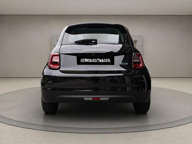 Gebraucht Fiat 500e Icon 86 kW (118 PS) 2023 Onyx schwarz Kleinwagen