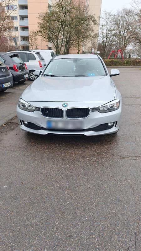 Grau Gebraucht 2012 BMW 320 Kombi | 7.200 € (Superpreis) - Bild 1/4