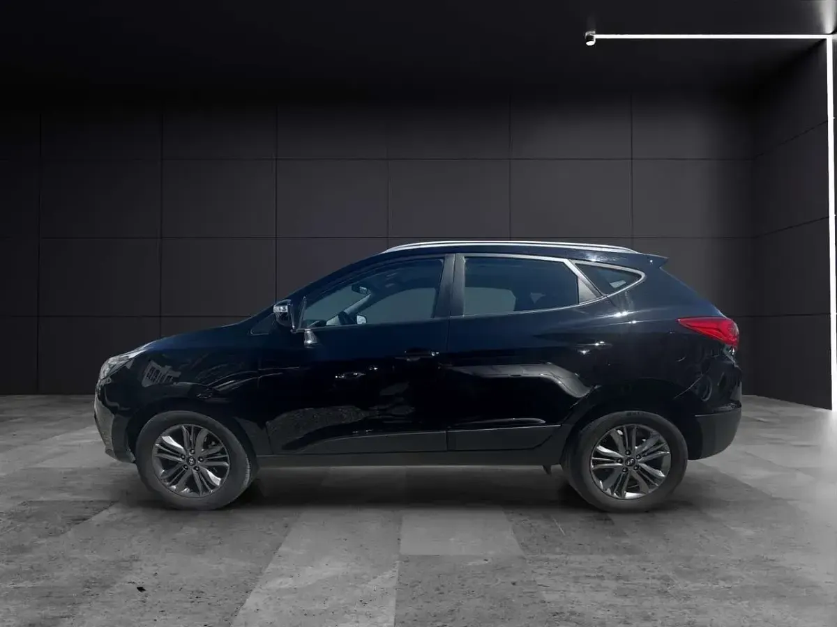 Gebraucht Hyundai ix35 Edition 116 PS (85 kW) 2014 Phantom black SUV