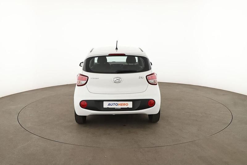 Gebraucht Hyundai i10 Select 67 PS (49 kW) 2019 Weiß Kleinwagen