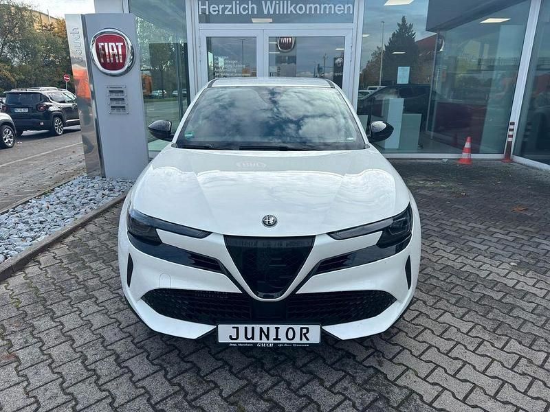 Weiß Gebraucht 2025 Alfa Romeo GT Junior Edizione Speciale SUV | 26.990 € (Superpreis) - Bild 1/4