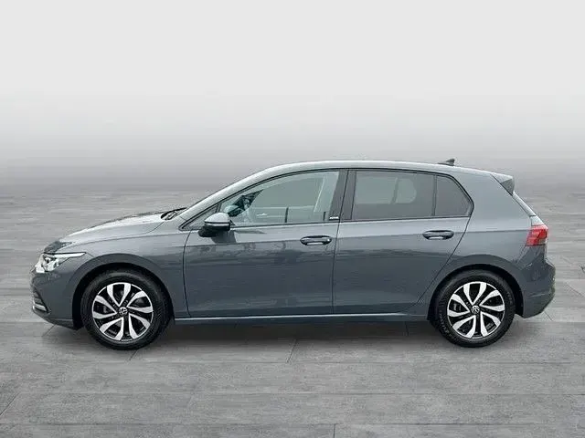 Brugt VW Golf VIII Active 150 HK (110 kW) 2022 Grå Sedan