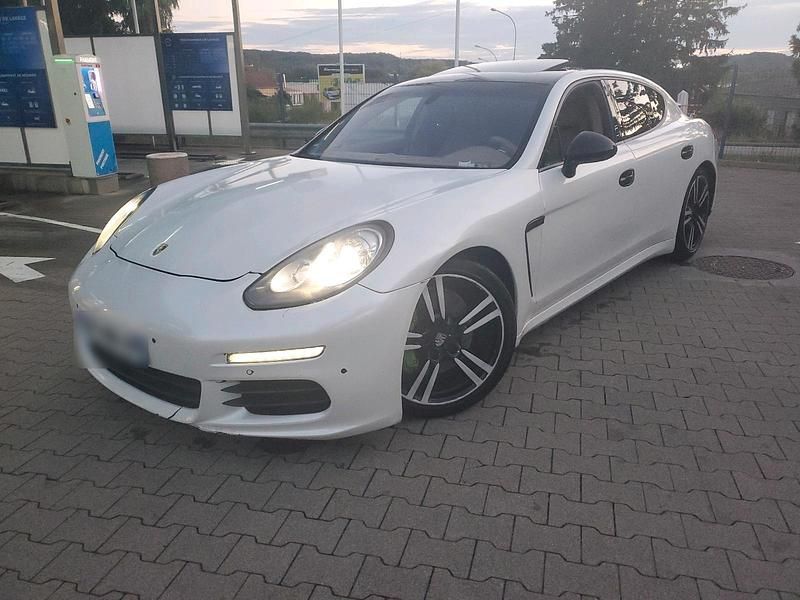 Gebraucht Porsche Panamera 245 PS (180 kW) 2014 Kleinwagen