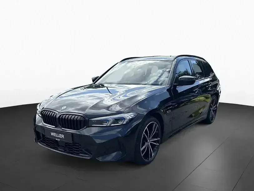 Gebraucht BMW 330e M Sport 292 PS (214 kW) 2022 Schwarz