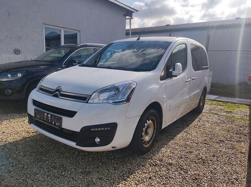 Gebraucht Citroën Berlingo SELECTION 120 PS (88 kW) 2016 Weiß Van / Kleinbus