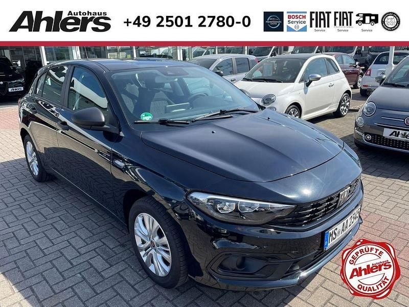 Cinema schwarz Gebraucht 2024 Fiat Tipo Life Limousine | 21.990 € (Fairer Preis) - Bild 1/4