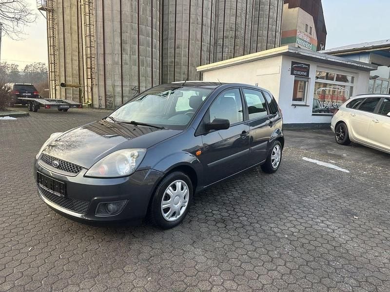 Grau Gebraucht 2006 Ford Fiesta Trend Limousine | 1.690 € (Guter Preis) - Bild 1/4