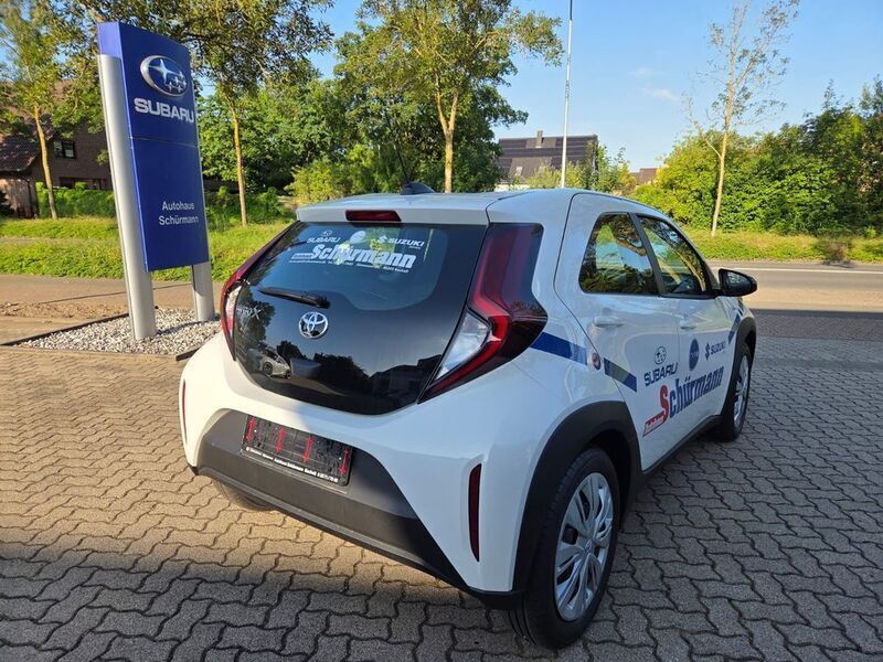 Gebraucht Toyota Aygo Edition 72 PS (52 kW) 2024 Weiß Kleinwagen