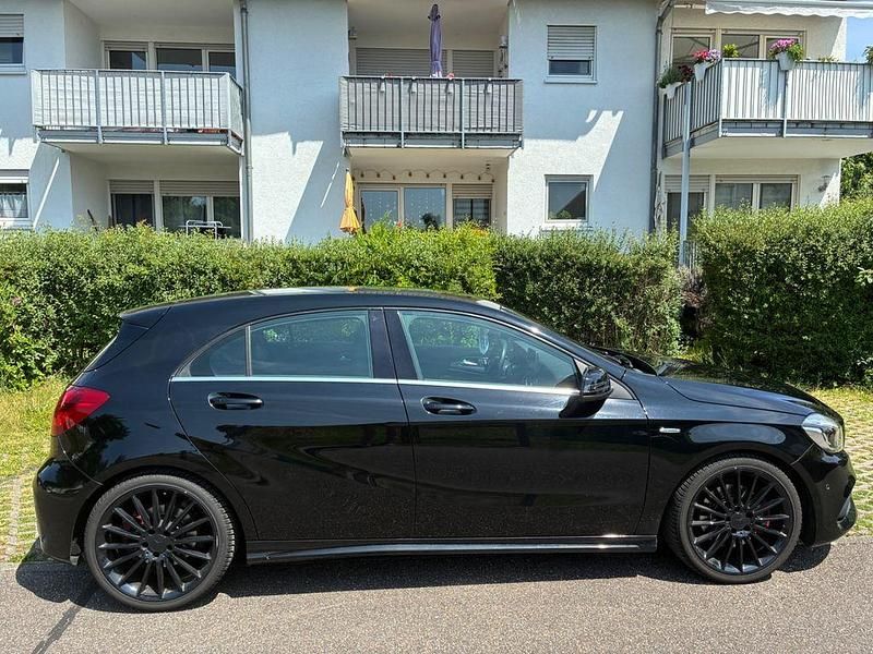 Gebraucht Mercedes A250 218 PS (160 kW) 2016 Schwarz Limousine