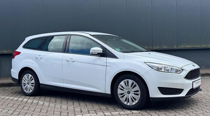 Usata Ford Focus 101 CV (74 kW) 2017 Bianco Berlina