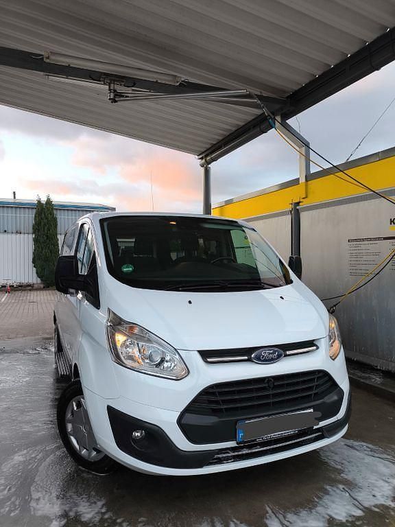 Weiß Gebraucht 2017 Ford Tourneo Custom Van | 15.900 € (Superpreis) - Bild 1/4