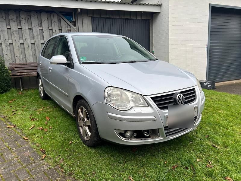 Silber Gebraucht 2007 VW Polo Limousine | 490 € (Superpreis) - Bild 1/4