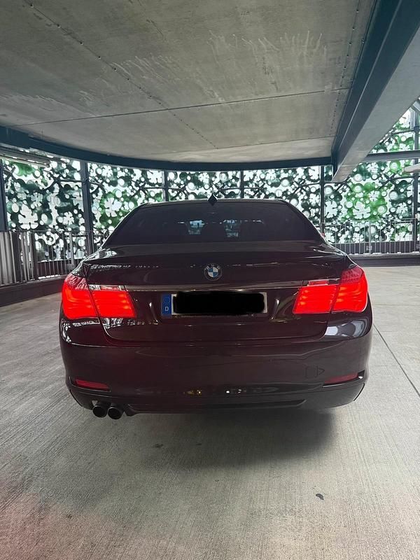 Gebraucht BMW 730 245 PS (180 kW) 2009 Schwarz Limousine