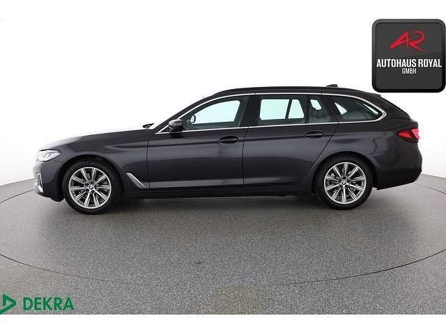 Gebraucht BMW 520 190 PS (139 kW) 2023 Sophistograu Kombi