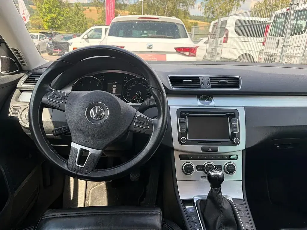 Gebraucht VW Passat Highline 170 PS (125 kW) 2012 Blau Kombi