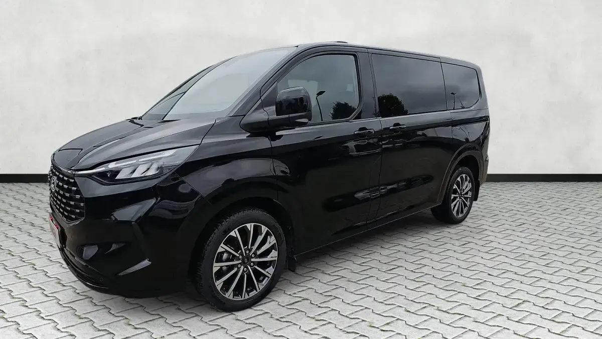 Neu Ford Tourneo Custom Titanium X 170 PS (125 kW) 2026 Agate black metallic Van