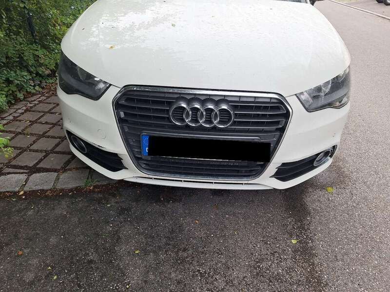 Weiß Gebraucht 2012 Audi A1 Attraction Kleinwagen | 10.000 € (Fairer Preis) - Bild 1/4
