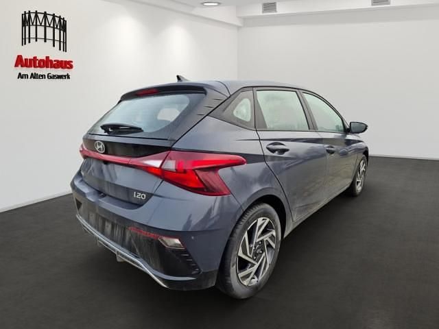 Neu Hyundai i20 101 PS (74 kW) 2025 Grau Kleinwagen