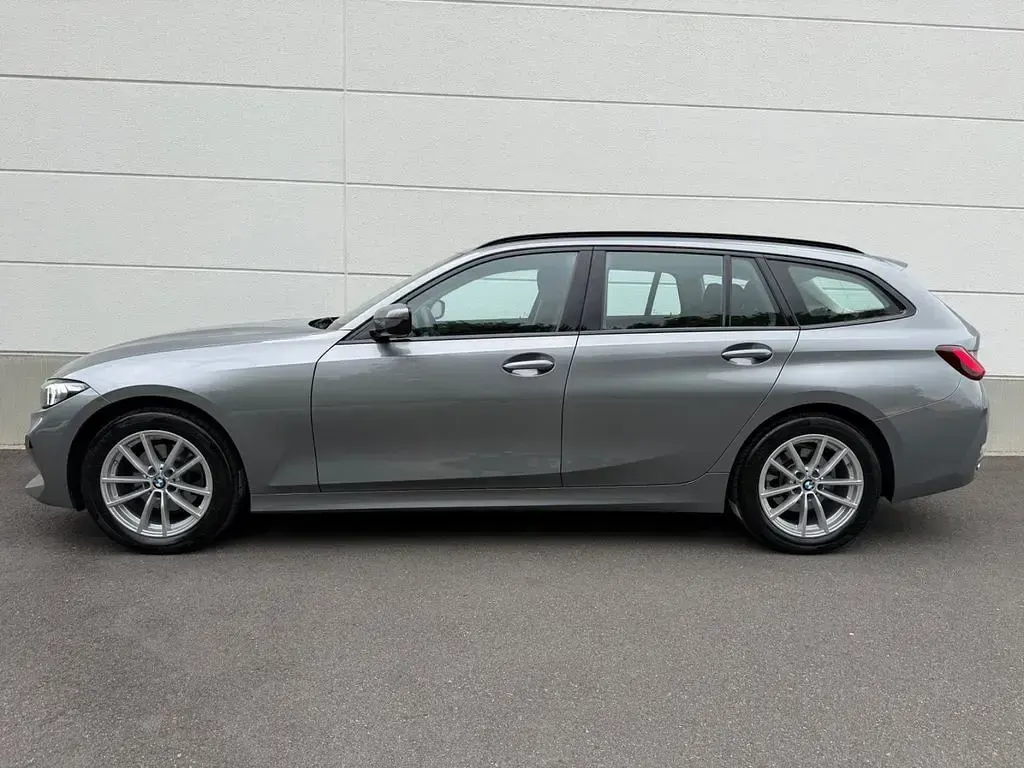 Gebraucht BMW 320 190 PS (139 kW) 2024 Skyscraper grau Kombi