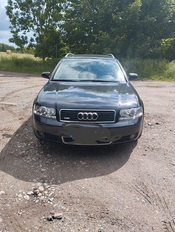 Schwarz Gebraucht 2004 Audi A4 Kombi | 999 € (Superpreis) - Bild 1/4